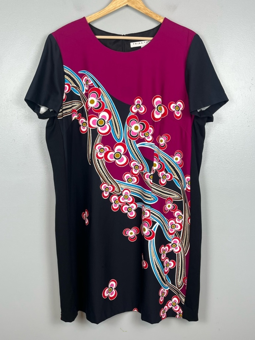 Trina Turk floral print shirt sleeve shift dress, XL (see measurements).